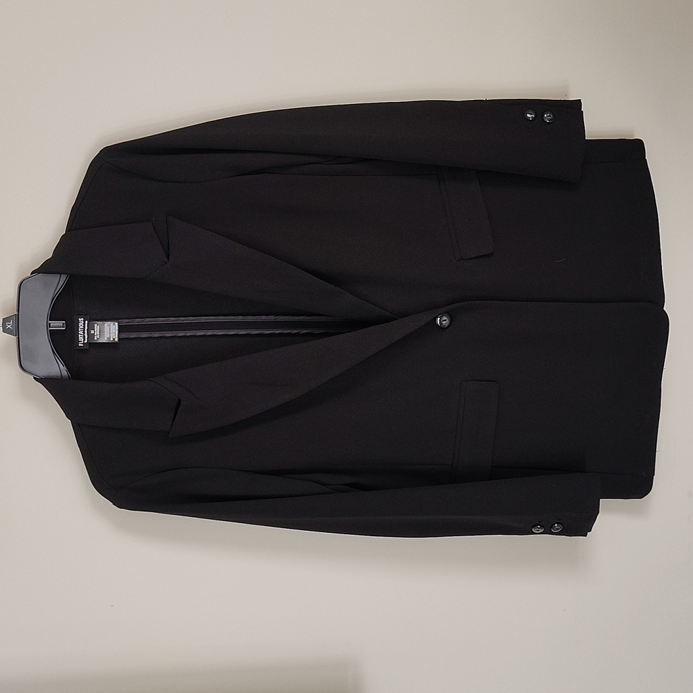 Flirtatious NWOT size M black, one-button blazer with 2 faux pockets